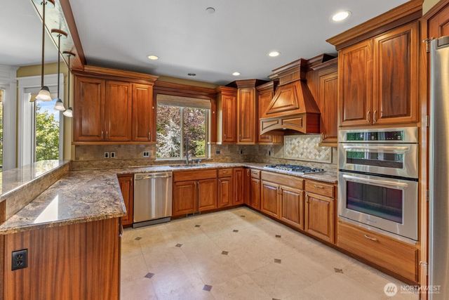 27145 11th Place S, Des Moines, WA 98198