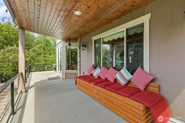 27145 11th Place S, Des Moines, WA 98198