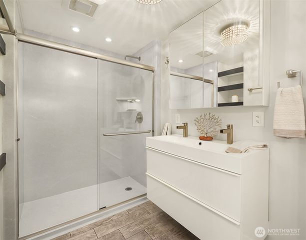 10025 Ashworth Avenue N, Seattle, WA 98133