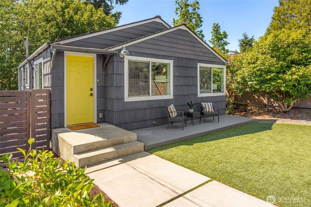 10025 Ashworth Avenue N, Seattle, WA 98133