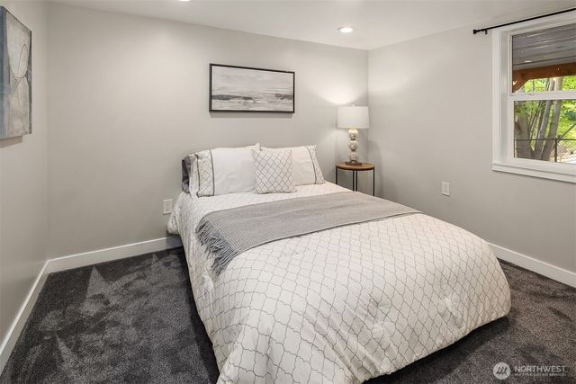 10025 Ashworth Avenue N, Seattle, WA 98133