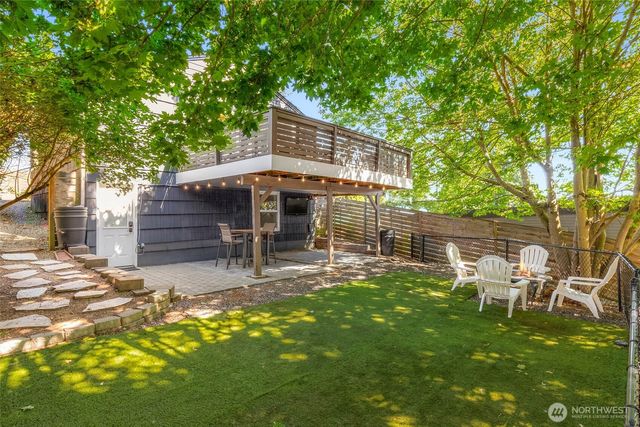 10025 Ashworth Avenue N, Seattle, WA 98133
