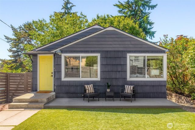 10025 Ashworth Avenue N, Seattle, WA 98133