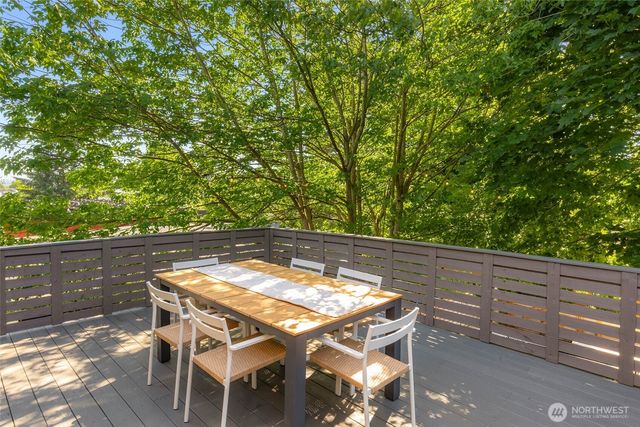 10025 Ashworth Avenue N, Seattle, WA 98133