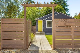 10025 Ashworth Avenue N, Seattle, WA 98133