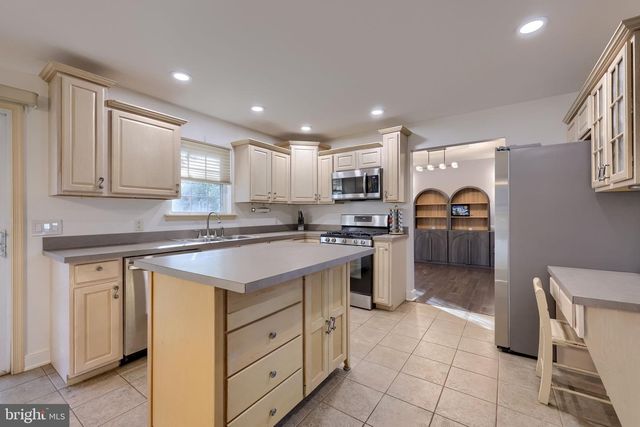 880 EDMUND AVE, York, PA 17404
