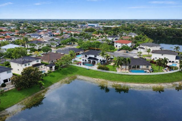 15045 SW 38th Ter, Miami, FL 33185