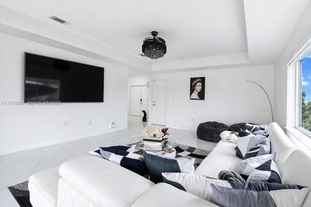 15045 SW 38th Ter, Miami, FL 33185