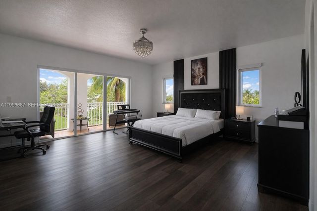 15045 SW 38th Ter, Miami, FL 33185