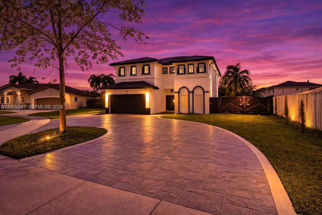 15045 SW 38th Ter, Miami, FL 33185