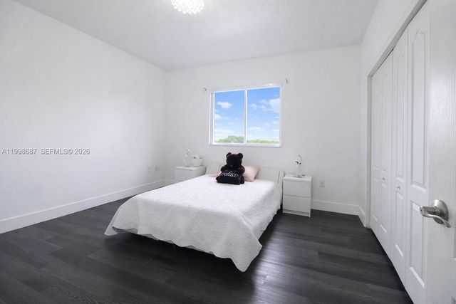 15045 SW 38th Ter, Miami, FL 33185