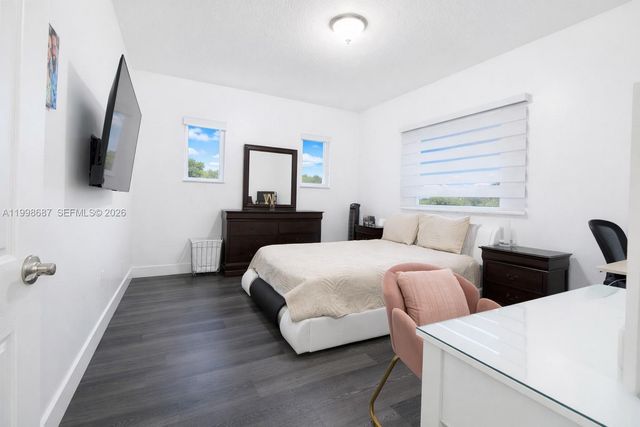 15045 SW 38th Ter, Miami, FL 33185