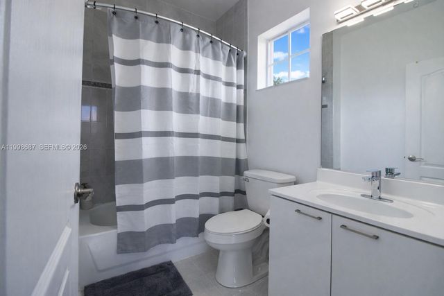 15045 SW 38th Ter, Miami, FL 33185