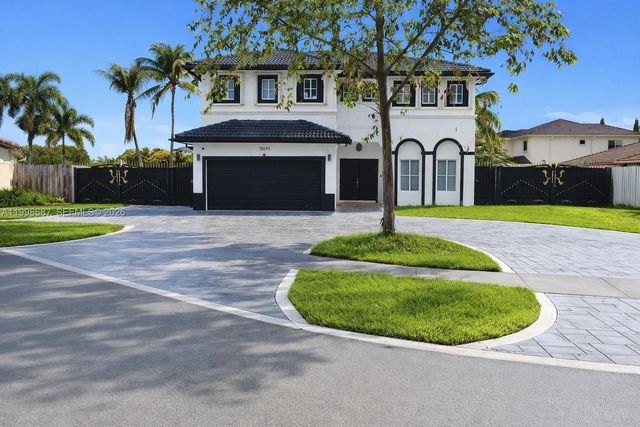 15045 SW 38th Ter, Miami, FL 33185