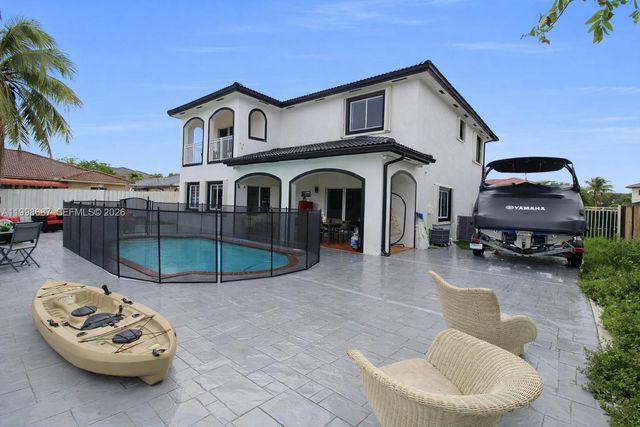 15045 SW 38th Ter, Miami, FL 33185