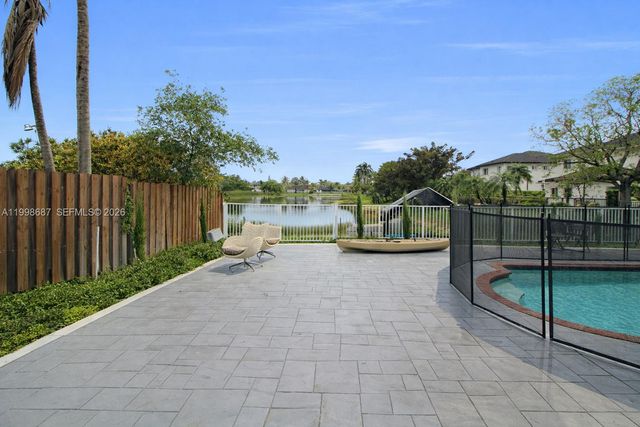 15045 SW 38th Ter, Miami, FL 33185