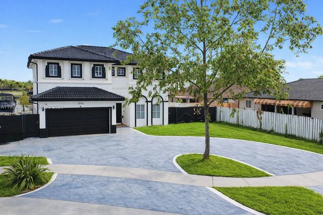 15045 SW 38th Ter, Miami, FL 33185