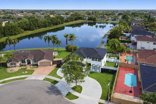 15045 SW 38th Ter, Miami, FL 33185