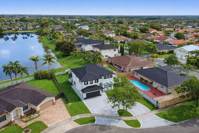 15045 SW 38th Ter, Miami, FL 33185