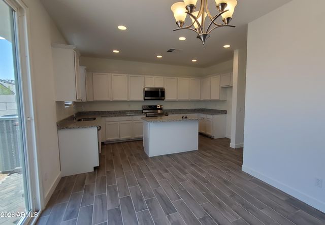 5463 S DILLON Circle, Mesa, AZ 85212