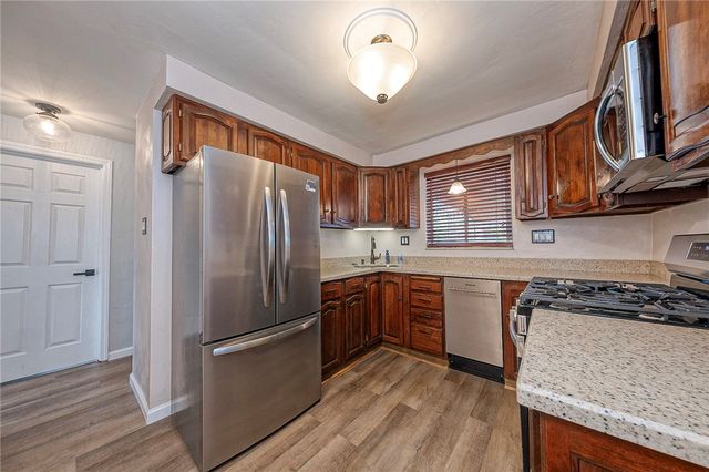 1019 Emery Dr, Baldwin Boro, PA 15227