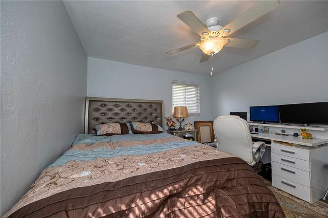1019 Emery Dr, Baldwin Boro, PA 15227