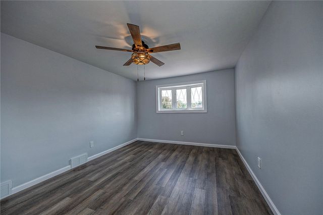 1019 Emery Dr, Baldwin Boro, PA 15227