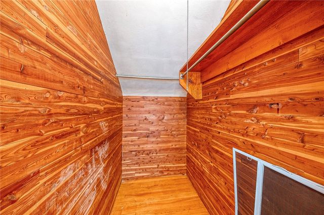 1019 Emery Dr, Baldwin Boro, PA 15227