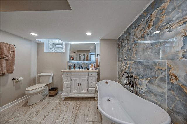 1019 Emery Dr, Baldwin Boro, PA 15227
