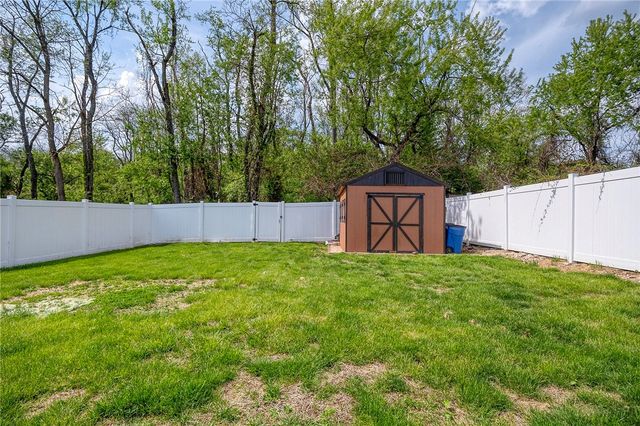 1019 Emery Dr, Baldwin Boro, PA 15227