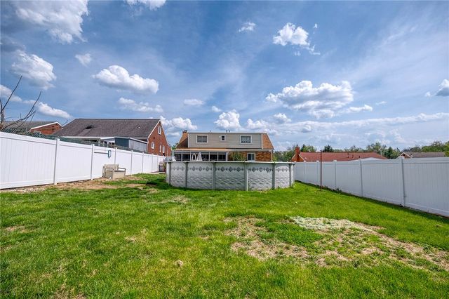 1019 Emery Dr, Baldwin Boro, PA 15227