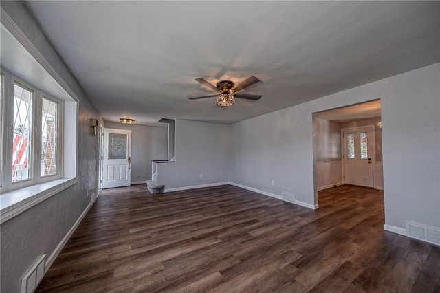 1019 Emery Dr, Baldwin Boro, PA 15227