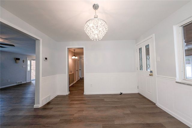 1019 Emery Dr, Baldwin Boro, PA 15227