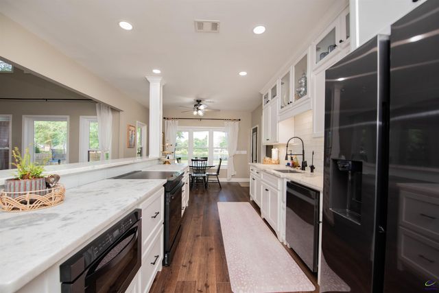 123 Glenda Drive, Bonaire, GA 31005