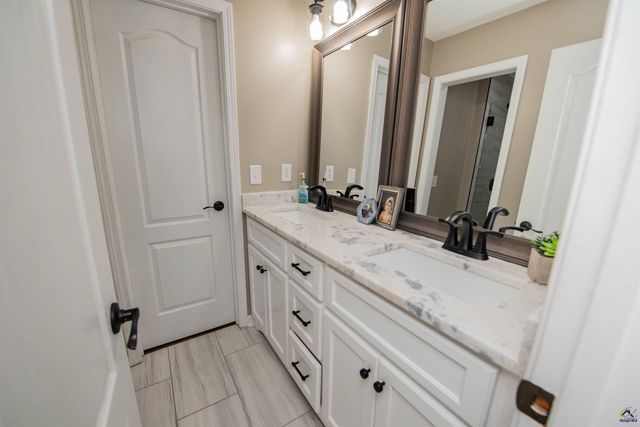 123 Glenda Drive, Bonaire, GA 31005