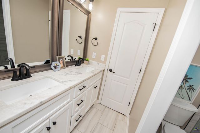 123 Glenda Drive, Bonaire, GA 31005