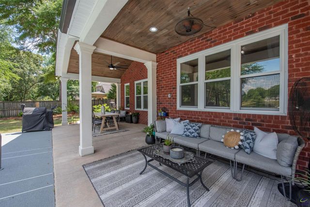 123 Glenda Drive, Bonaire, GA 31005