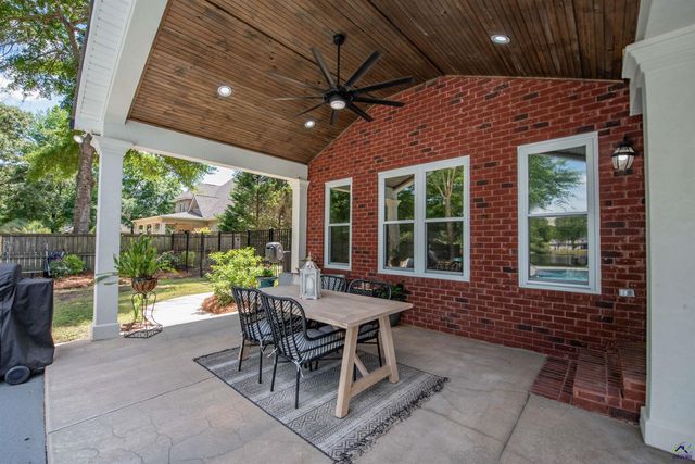 123 Glenda Drive, Bonaire, GA 31005