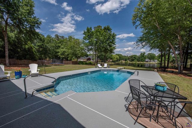 123 Glenda Drive, Bonaire, GA 31005