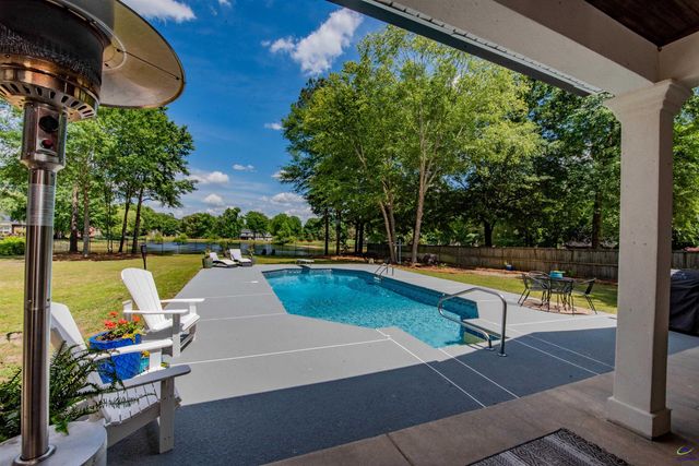 123 Glenda Drive, Bonaire, GA 31005