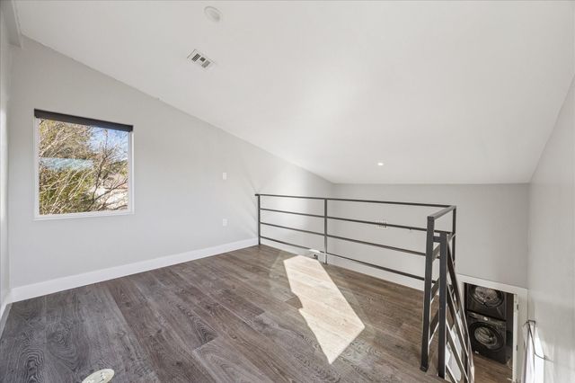 1919 Missouri Street, Houston, TX 77019