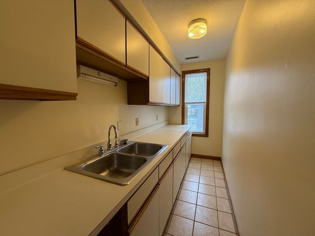 132 Coburn Avenue 3, Worcester, MA 01604