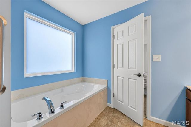 1093 Renfrew Lane, O'fallon, MO 63366