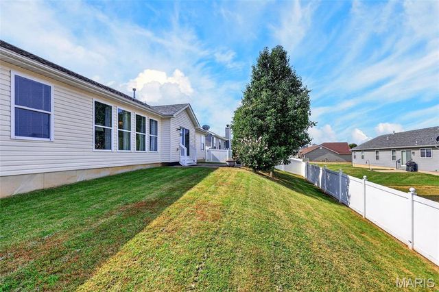 1093 Renfrew Lane, O'fallon, MO 63366