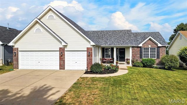 1093 Renfrew Lane, O'fallon, MO 63366