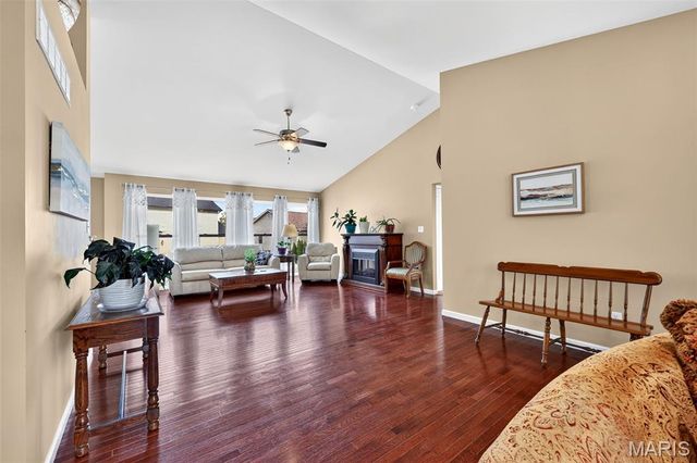 1093 Renfrew Lane, O'fallon, MO 63366