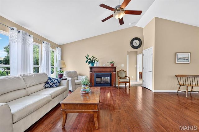 1093 Renfrew Lane, O'fallon, MO 63366