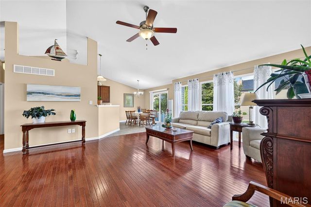 1093 Renfrew Lane, O'fallon, MO 63366