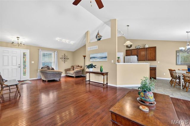 1093 Renfrew Lane, O'fallon, MO 63366