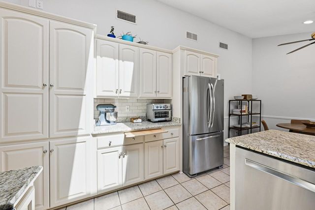 1565 Green Valley BOULEVARD, Brookfield, WI 53045